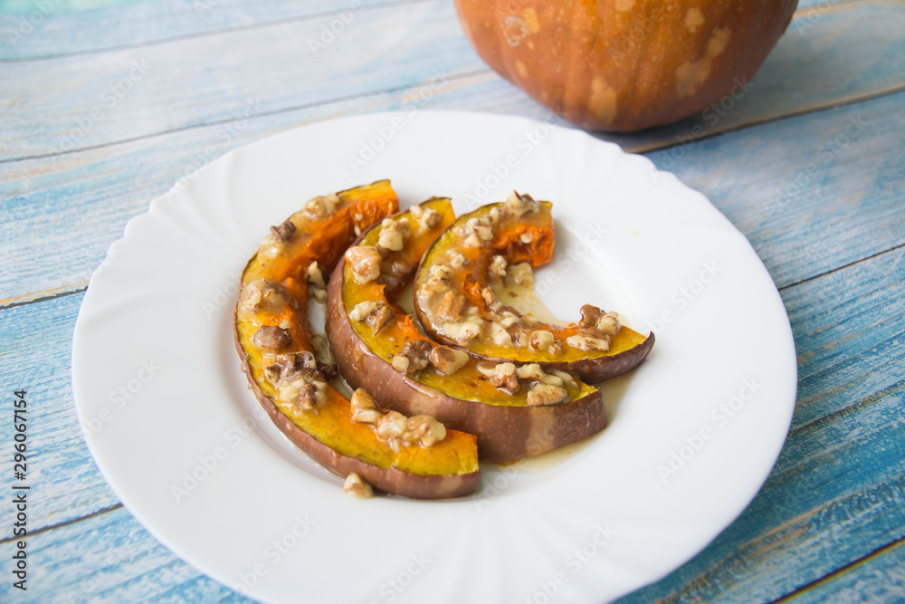 Baked pumpkin with honey and walnuts