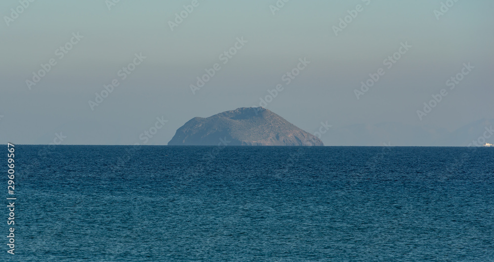 Berg Insel Stongyli Griechenland aus der Luft 