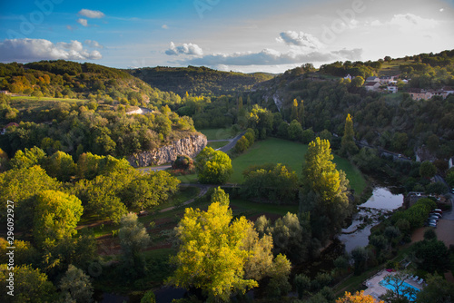 Vallée des Rocs im Tal der Dordogne in Frankreich photo