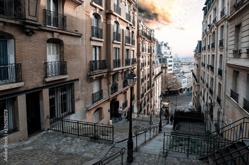 Fototapeta Naklejka Na Ścianę i Meble -  Narrow streets of Paris, France in autumn.