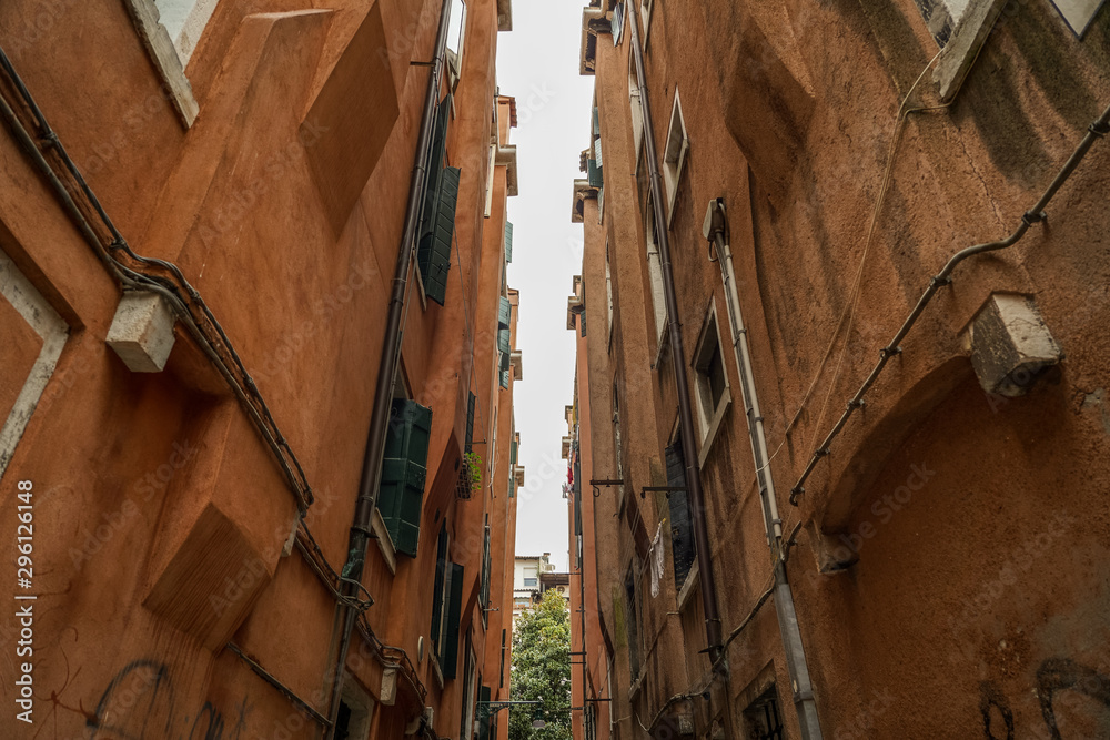 red house fronts in the heart of Venice Italy, beautiful architecture in Venice Italy, architecture photography, buildings image