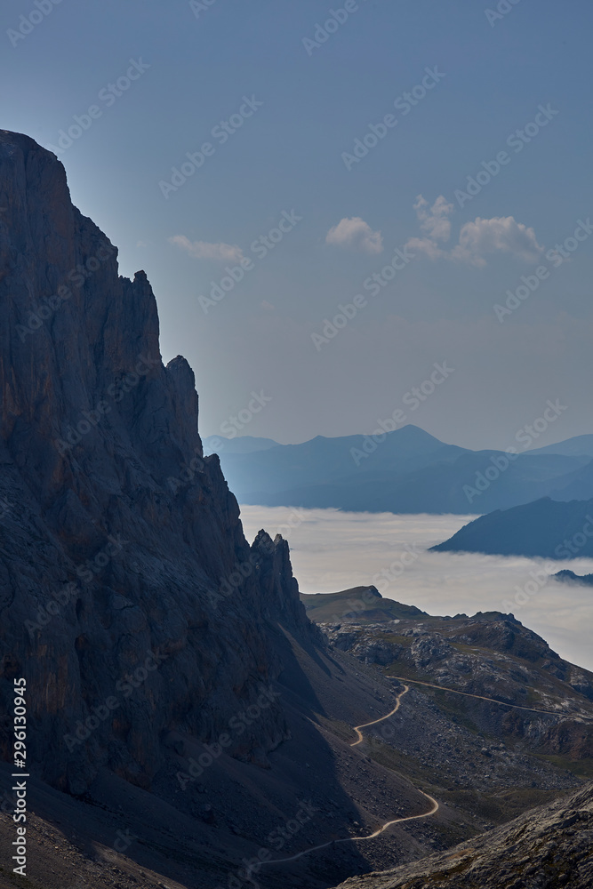  HIGH MOUNTAIN SEA OF CLOUDS EUROPE