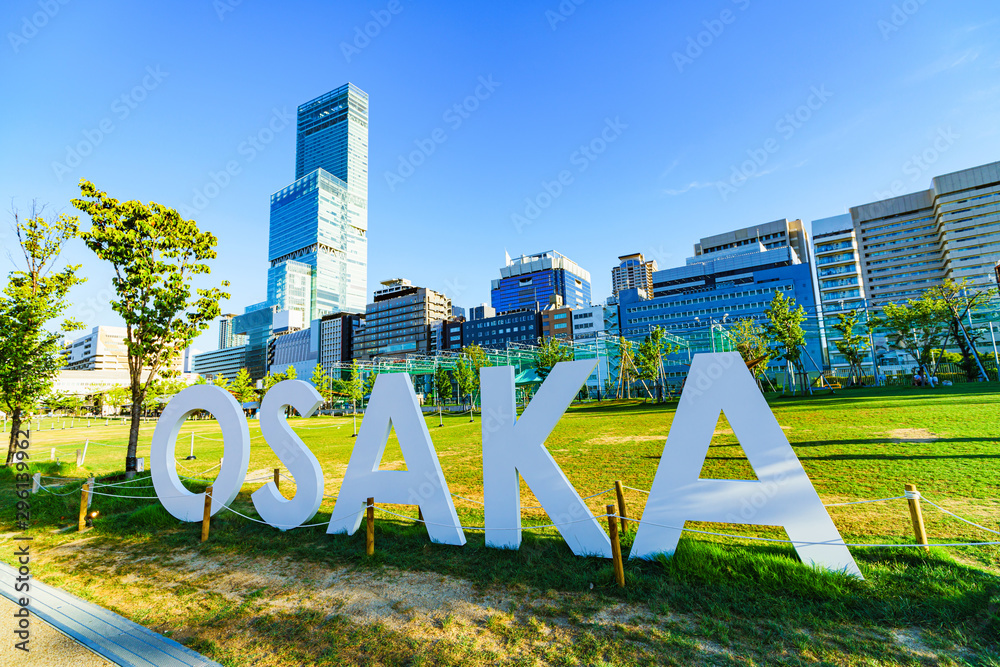 Fototapeta premium Osaka image landscape Osaka Minami Tennoji Abeno park z symbolem niebieskiego nieba