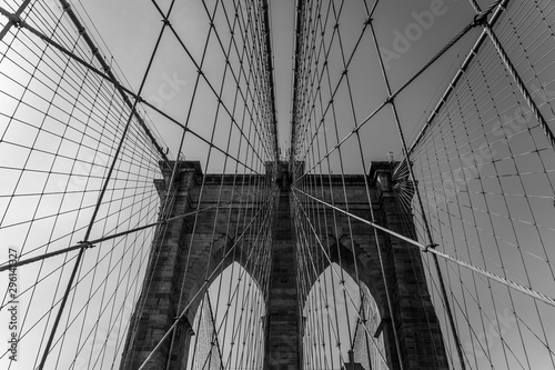 Brooklyn bridge black and white Image, amazing photography of the Brooklyn bridge