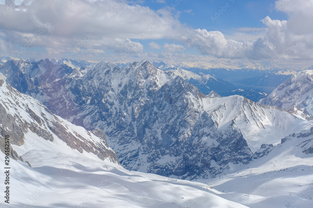 Obraz premium Snow on top.