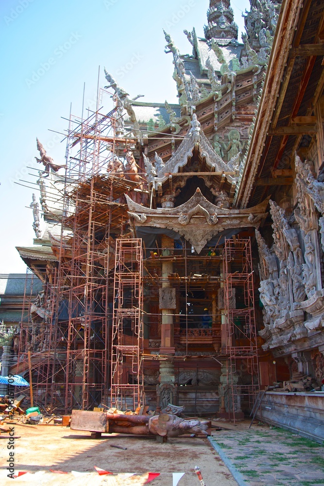 thai temple under construction