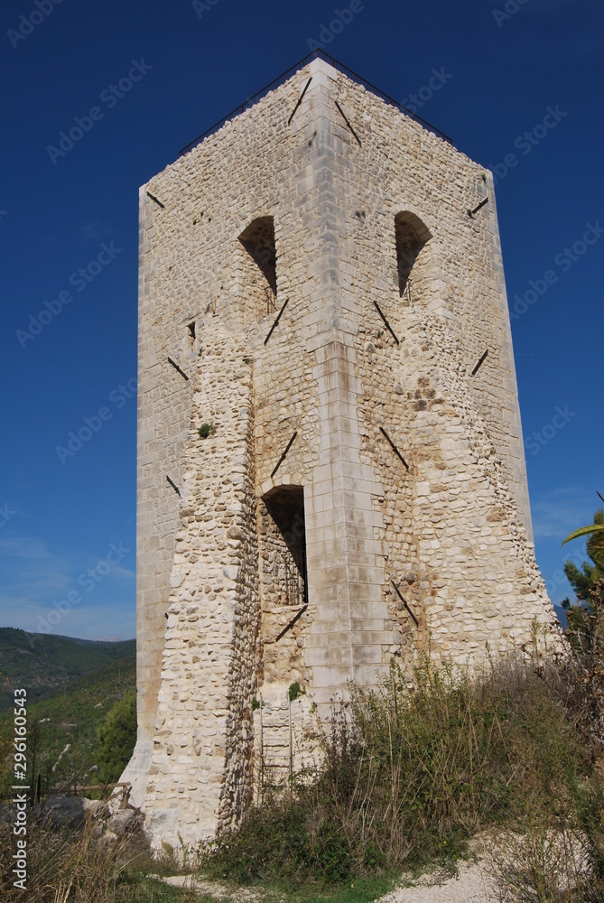 Le rovine del castello di Popoli, Abruzzo, Italia