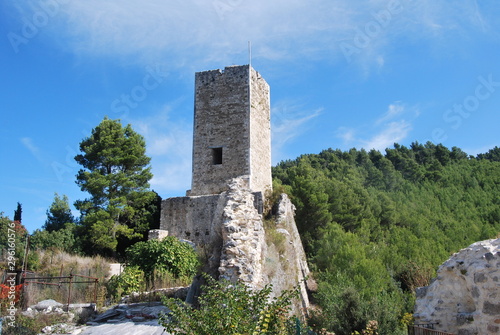 Le rovine del castello di Popoli, Abruzzo, Italia