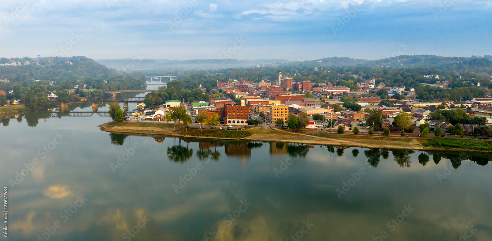 Foggy Morning Over the River and Main Street Marietta Ohio Washington County - obrazy, fototapety, plakaty 
