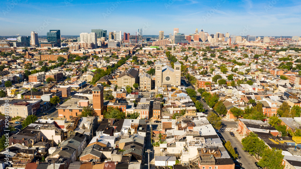 Foto Wide Aerial Perspective over Streets and Neighborhoods of Baltimore Maryland