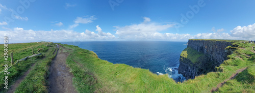 Quadro su tela View of the famous Cliffs of Moher, Ireland, taken on a sunny summer day showing