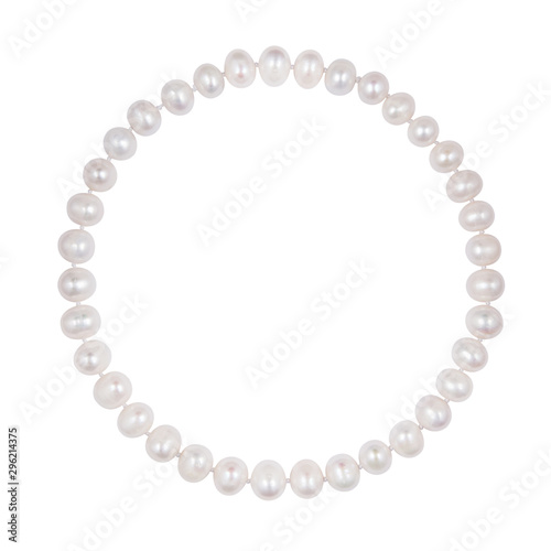 Fotografiet pearl necklace isolated on white