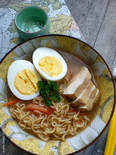 Ramen giapponese photo