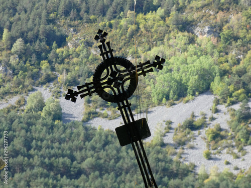 Cruz de hierro de un cementerio de alta montaña