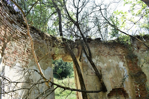 Engelthal (Mighindoala) deserted village ruins photo