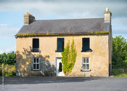 Φωτογραφία Abandoned House in Shrule, Ireland