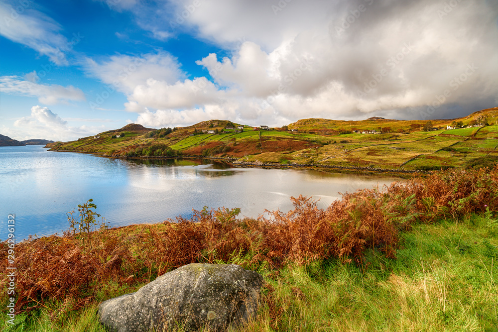 Fototapeta Looking out over Loch inchard cloaked in Autmun colour