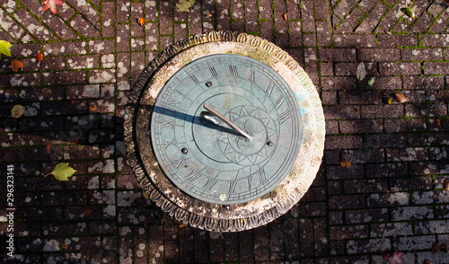 Horizontal garden sundial top down