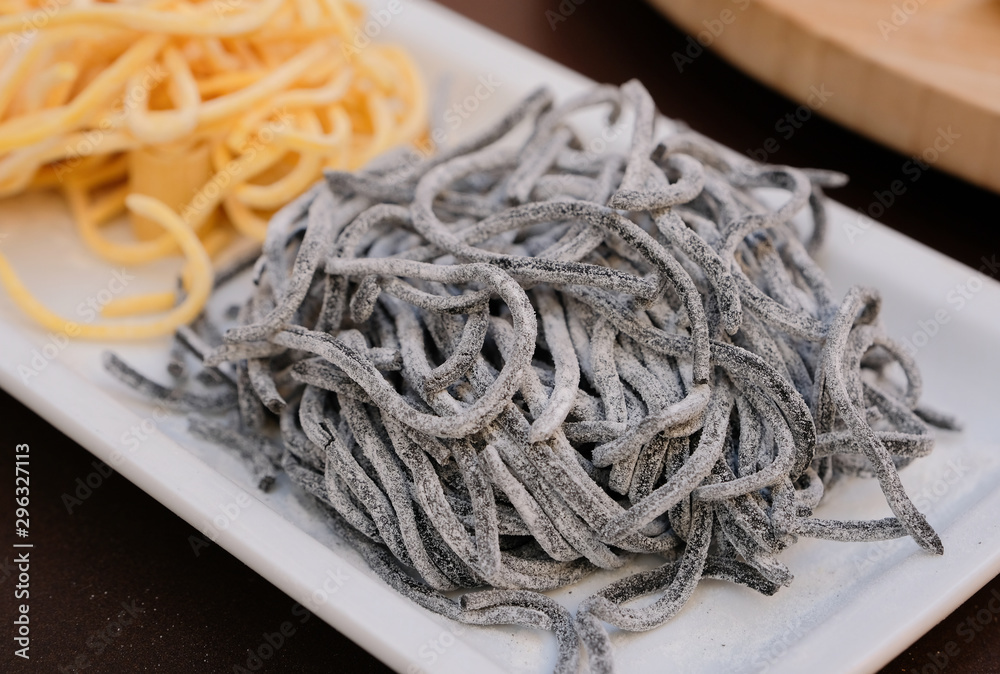 Classic and cuttlefish spaghetti Classic and cuttlefish spaghetti