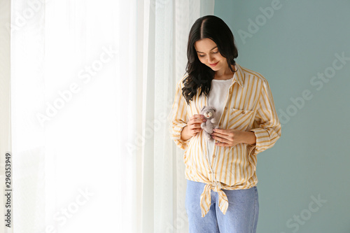 Beautiful young pregnant wo...