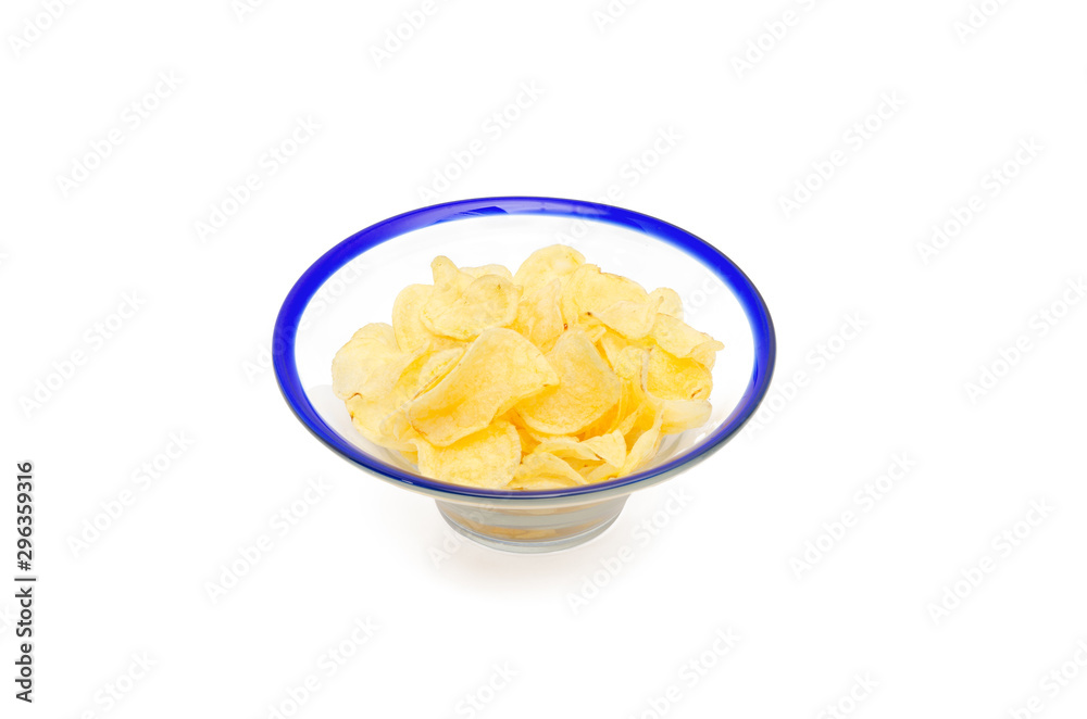 Kartoffelchips in Glasschälchen Kartoffelchips in Glasschälchen