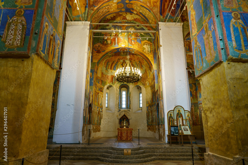 Obraz premium Interior and frescoes in Transfiguration Cathedral of Spaso-Evfimiev (Saint Euthymius) Monastery in Suzdal, a well preserved old Russian town-museum. A member of the Golden ring of Russia