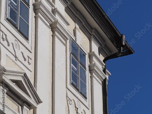 Innenstadt - Bürgerhaus mit renovierter Fassade photo