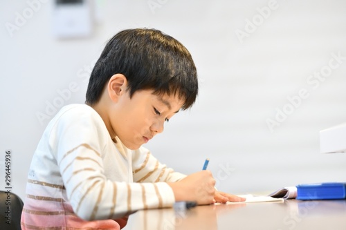 勉強・学習・男の子 photo