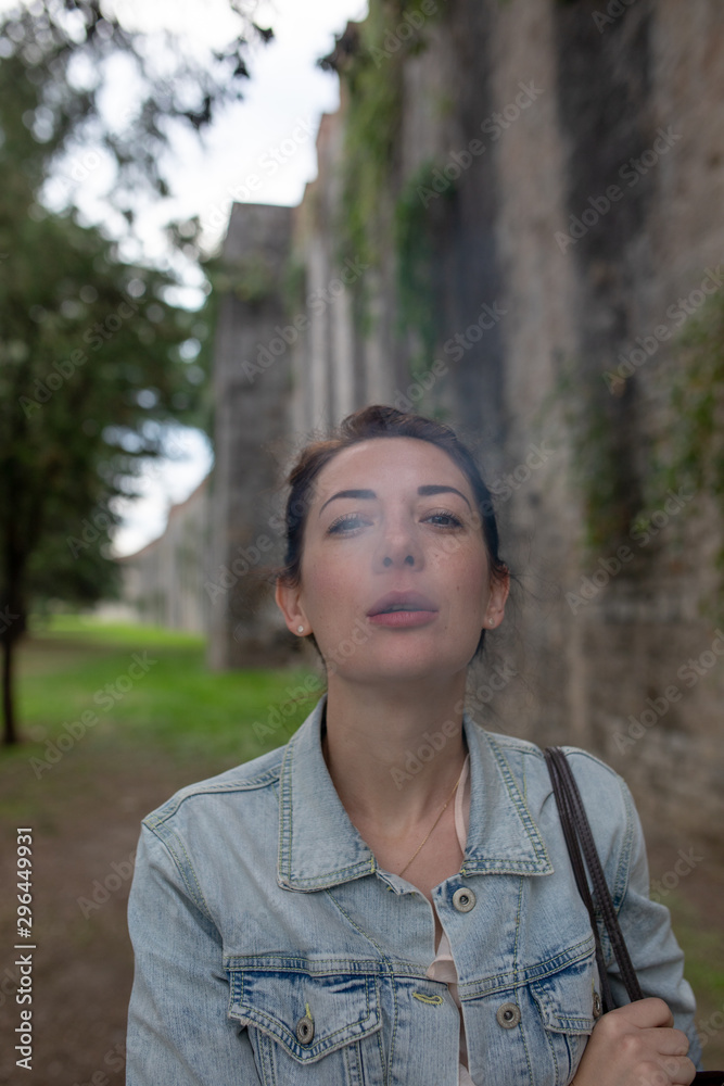 Wunderbare Frau in Italien Pisa Wunderbare Frau in Italien Pisa