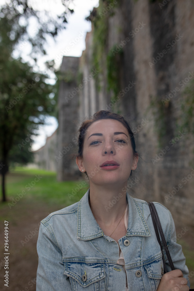 Wunderbare Frau in Italien Pisa Wunderbare Frau in Italien Pisa