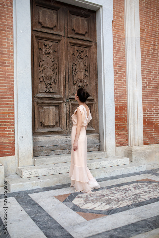 Wunderbare Frau in Italien Pisa