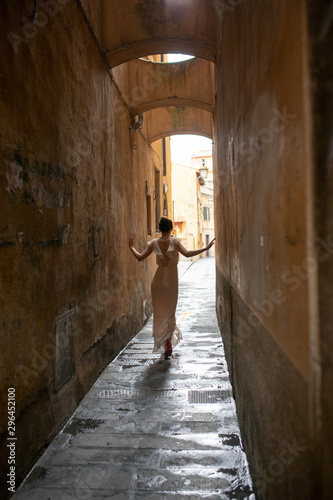 Wunderbare Frau in Italien Pisa © TIGERRAW