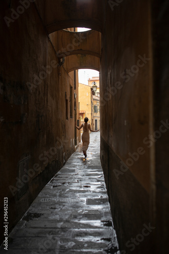 Wunderbare Frau in Italien Pisa