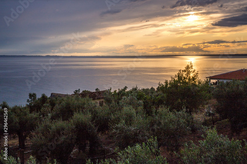 Sonnenuntergang über der Ägäis in Chalkidiki in Griechenland