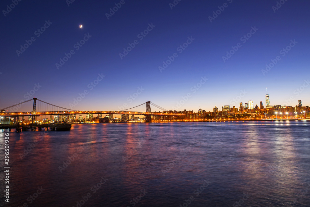 Obraz premium Manhattan after sunset