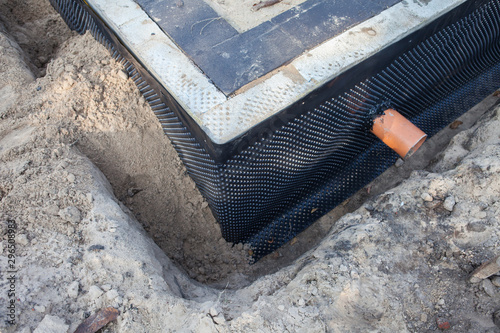 Hydroisilization of ground floor fundam using a bucket film