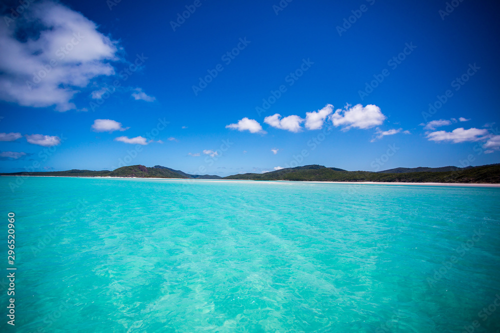 Meer mit Blick auf einen Sandstrand Meer mit Blick auf einen Sandstrand