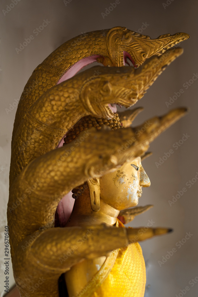 Obraz premium Gold Buddha Statue.