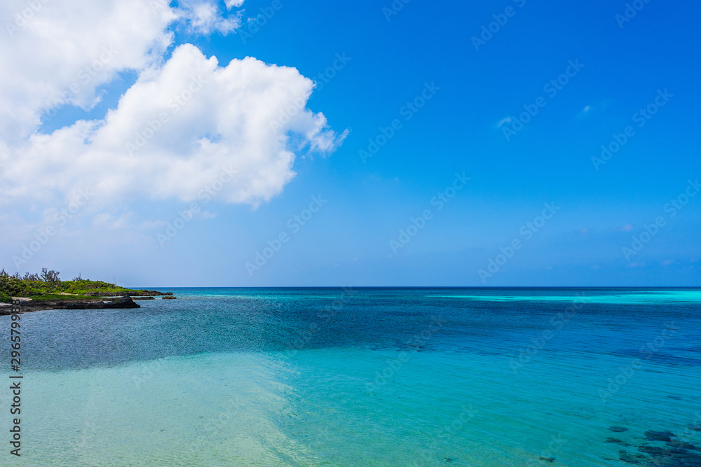 宮古島の海　Beautiful beach in Miyakojima Island, Okinawa.