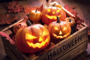 Crew halloween pumpkins happy in aged wooden box Old vintage
