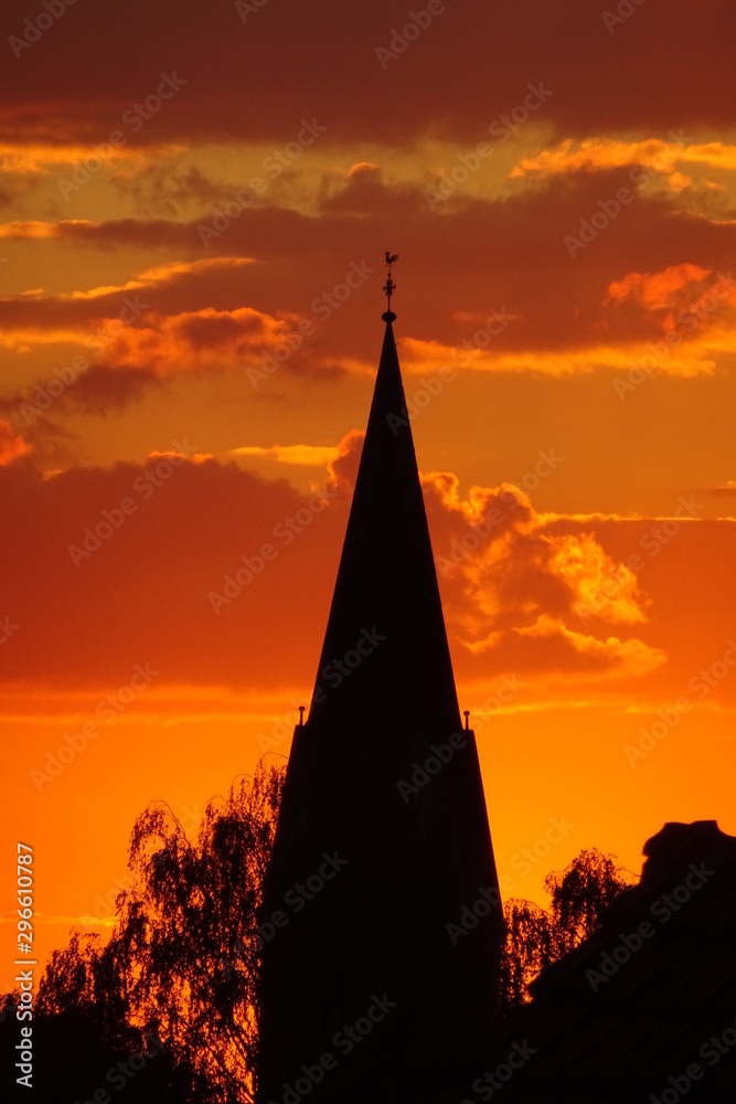 Obraz premium Silhouette sunrise