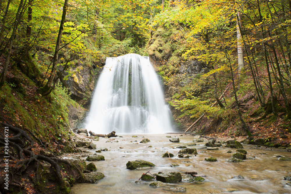 Obraz premium waterfall Josefsthal, in autumnal landscape upper bavaria