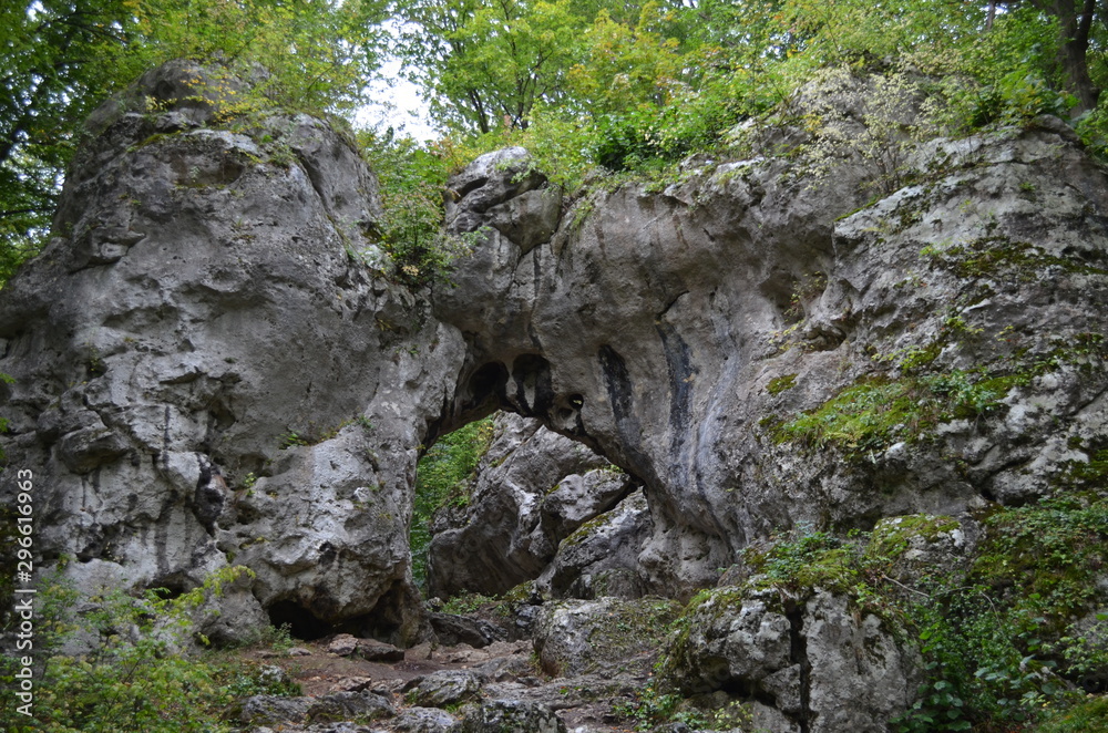 Wrota Twardowskiego, ostaniec skalny, Jura Krakowsko-Częstochowska, Polska Wrota Twardowskiego, ostaniec skalny, Jura Krakowsko-Częstochowska, Polska