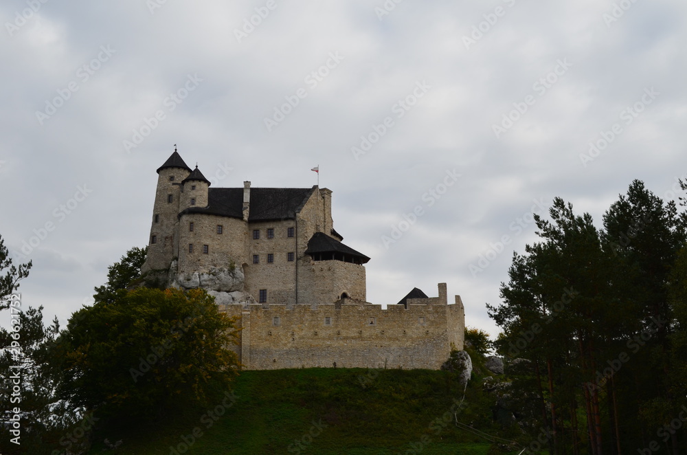 Zamek w bobolicach od strony Grzędy Mirowskiej