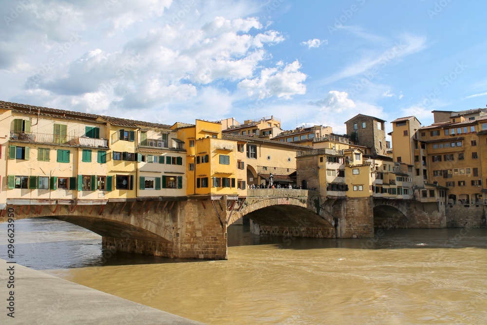 florence italy cityscape from bridge