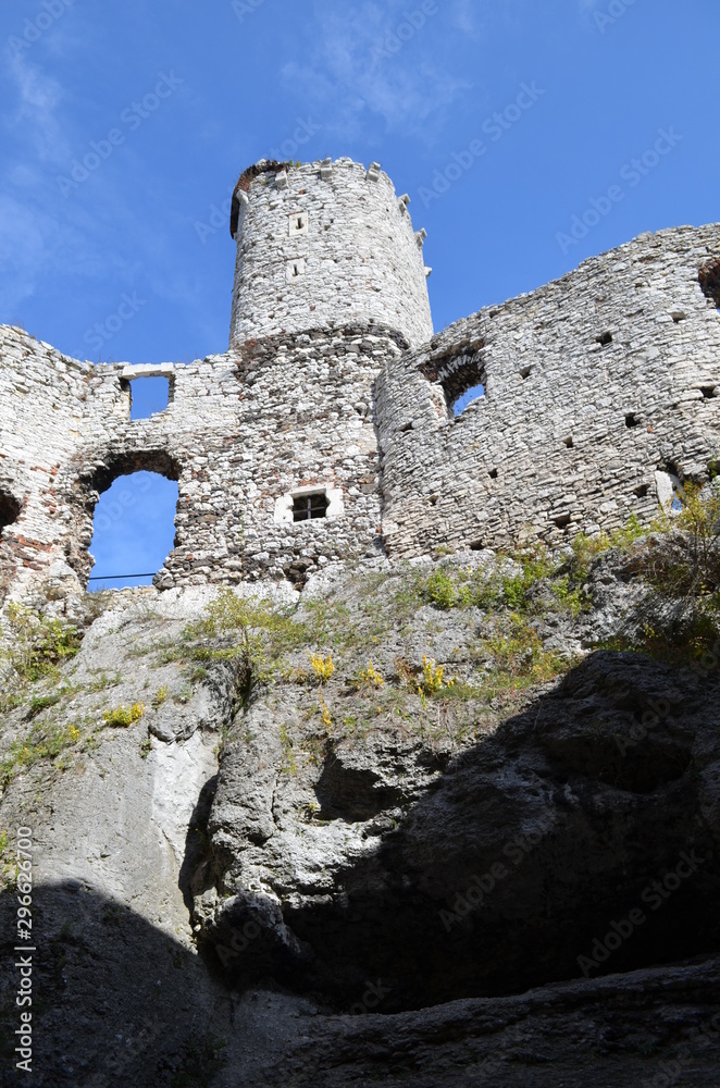 Ruiny zamku Podzamcze w Ogrodzieńcu, Szlak Orlich Gniazd, Polska