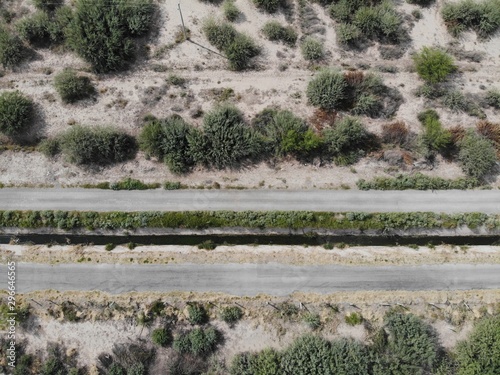 camino desertico desde el aire