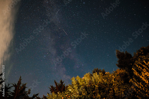 Milky way and satellite trails © Daniel
