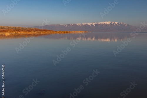Fototapeta Naklejka Na Ścianę i Meble -  Utah Lake Sunrise