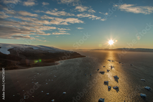 Fotografía Sunrise at Qaanaaq Greenland